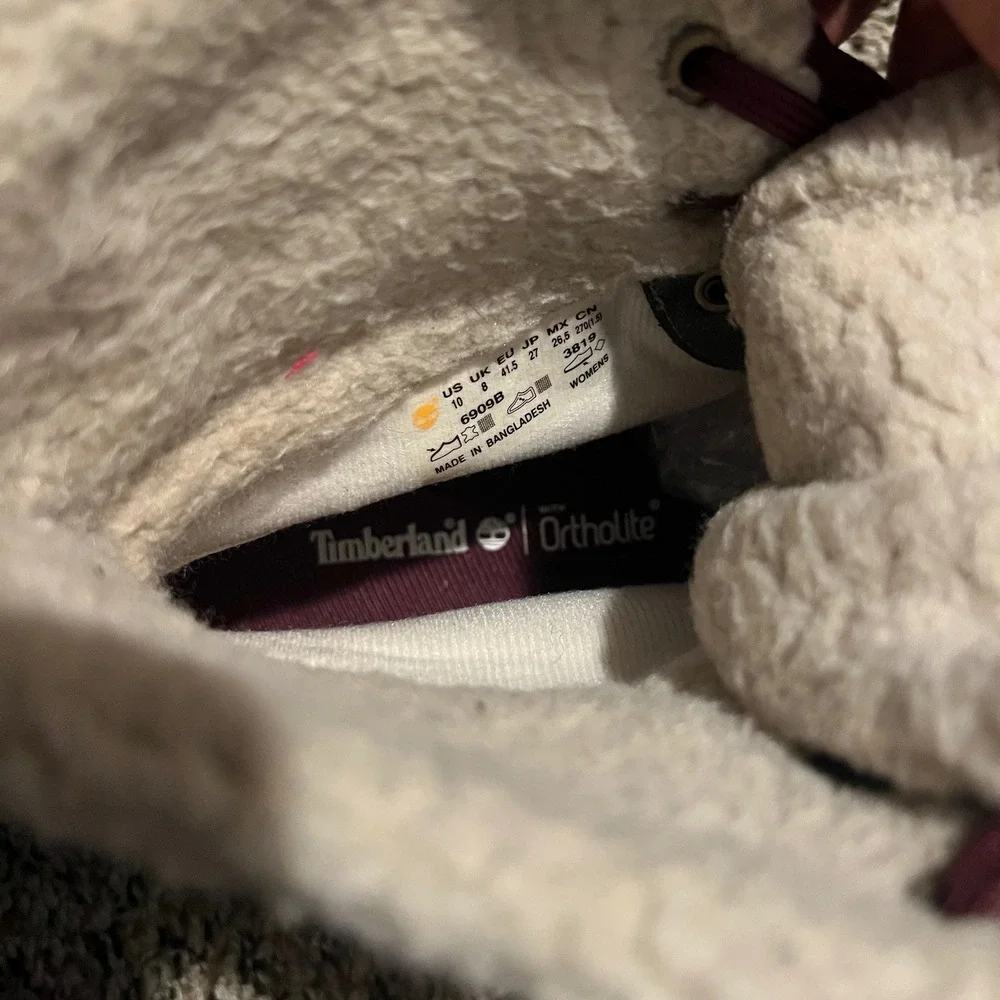 Timberland Taupe Leather Faux Fur Lined Lace Up Hiking Boots Burgundy Accents